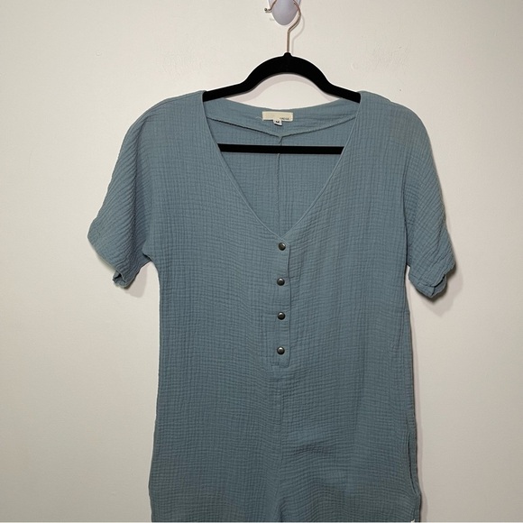 Greige Women's steel blue casual gauzy short sleeve flare leg jumpsuit in M - Picture 2 of 8